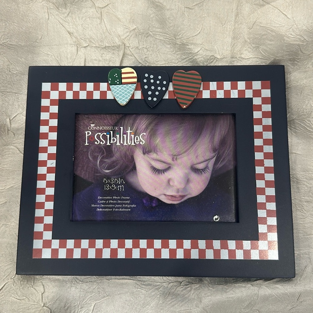 New/unused desktop photo frame 3 1/2 by 5 inch